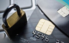 Hàng loạt người dân bị phong tỏa tài khoản ngân hàng sau một giao dịch nhận tiền: Công an chỉ rõ nguyên nhân