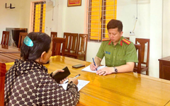 Đi bán vàng thì các tiệm vàng đóng cửa, người phụ nữ SN 1969 trực tiếp đến trình báo công an