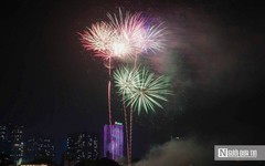 Mãn nhãn màn pháo hoa chào đón năm Bính Ngọ 2026