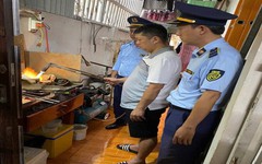 Một tiệm vàng có tiếng vừa bị buộc tiêu hủy sản phẩm, phạt hơn 200 triệu đồng