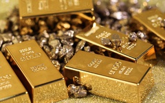 Giá vàng thế giới tiếp tục tăng mạnh, vượt 5.000 USD/ounce