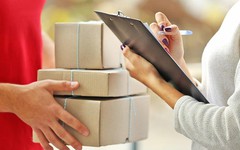 Giao hàng tiết kiệm, Viettel Post và Vietnam Post đồng loạt áp dụng phụ phí xăng dầu