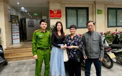 Người dân phát hiện loạt tiền nhiều mệnh giá ở khu vực đường Tràng Thi, công an mời người phụ nữ SN 1973 tới trụ sở làm việc