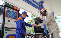 Trước biến động giá xăng dầu toàn cầu, Bộ Chính trị chỉ đạo loạt giải pháp mạnh ổn định thị trường