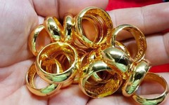 5 năm tích trữ vàng, chưa bao giờ tôi thấy vàng kỳ lạ như lúc này