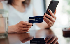 Vì sao nhiều người Việt vẫn sợ thẻ tín dụng?