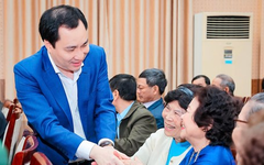 Người dân thấy ấm lòng tại buổi tiếp xúc cử tri của ứng cử viên Vũ Văn Tiến