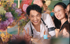 Chủ tịch ACB Trần Hùng Huy dành tặng món quà bất ngờ cho nhân viên nữ trước thềm 8/3