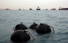 Ông Trump: Iran đang gỡ toàn bộ thủy lôi tại Hormuz 'dưới sự hỗ trợ của Mỹ'