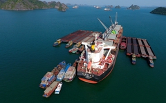 Tỉnh được ví như 'Việt Nam thu nhỏ' làm việc với đối tác Mỹ về 'siêu cảng' có thể đón tàu hơn 200.000 tấn