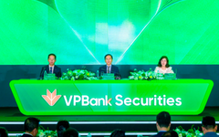 Chủ tịch VPBankS nói gì khi cổ đông phản hồi "giá cổ phiếu thấp hơn giá IPO"