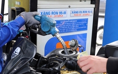 Giá xăng giảm 100 đồng/lít chiều 23/4