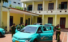 Bắt 4 tài xế taxi dùng thiết bị phá sóng để chiếm đoạt tài sản hãng taxi của tỷ phú Phạm Nhật Vượng