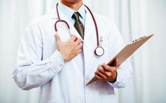 Nhận diện thủ đoạn giả mạo bác sĩ để lừa đảo bán thuốc, thực phẩm chức năng