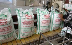Nhận tin tình báo rồi đột kích một ngôi nhà, công an phát hiện đường dây sản xuất phân bón giả, tịch thu hơn 32 tấn sản phẩm