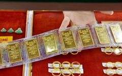 Giá vàng xuống thấp nhất 3 tháng qua, nhà đầu tư 'bay' gần 30 triệu đồng mỗi lượng