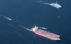Kiểm tra bất ngờ, phát hiện một tàu dài 182m của Nga không chở hàng nhưng đang âm thầm di chuyển, treo cờ Syria để né trừng phạt