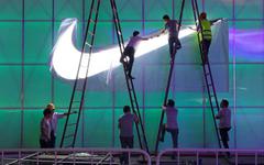 Tình thế hiện tại của Nike tại thị trường tỷ dân: Từ đỉnh cao doanh thu 8 tỷ USD đến khủng hoảng vì 'China Chic'