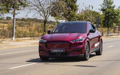 Một mẫu xe ở Việt Nam tăng doanh số 75 lần sau cú giảm giá gần 1 tỷ đồng