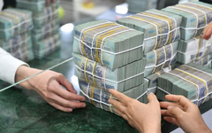 Để sổ tiết kiệm tự động tái tục, người gửi tiền ngỡ ngàng về mức lãi suất