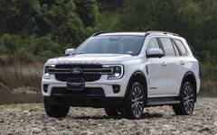 Một mẫu SUV 7 chỗ ở Việt Nam có doanh số gấp 6 lần các đối thủ cộng lại
