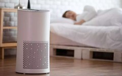 Vì sao máy lọc không khí chạy cả ngày mà phòng vẫn nhiều bụi? Thợ sửa chữa chỉ ra 1 nguyên nhân phổ biến