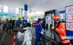 Giá xăng E10 tăng 500 đồng/lít chiều 20/8