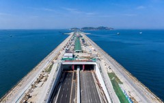 Phát hiện Trung Quốc đánh chìm 18 khối bê tông nặng tổng cộng 1 triệu tấn xuống đáy biển, ghép chính xác sai số 3mm - công trình ngầm dài 5km hoàn thiện sau 20 tháng