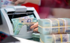 Hôm nay, nhiều người vội đi gửi tiết kiệm sau khi đội tuyển Việt Nam thắng Thái Lan
