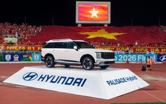 Chiếc xe cùng với Lê Công Vinh rước cúp vô địch ASEAN Cup 2026 vào sân Mỹ Đình