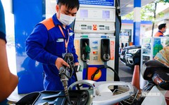 Giá xăng tăng gần 1.400 đồng/lít chiều 17/9