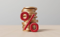 Ngân hàng gộp nợ gốc, nợ lãi, phí phạt thành nợ gốc mới: Tòa nói lãi suất 4,15%/tháng không đúng, phải tính lại
