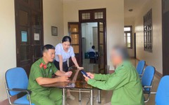 Khách hàng SN 1956 đến Agribank rút sổ tiết kiệm để chuyển tiền đi kèm một nội dung: Cán bộ ngân hàng lập tức báo công an