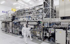 TSMC, Samsung, Intel 'đặt cược' tương lai vào một cỗ máy nặng 150 tấn, giá tương đương một chiếc Boeing 777