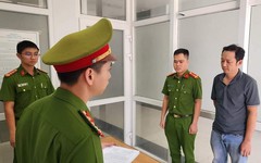 Phó Giám đốc tham ô tiền công ty để đánh bạc