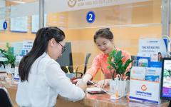 Người nhà ông Dương Công Minh vừa bán ra 3,8 triệu cổ phiếu LienVietPostBank