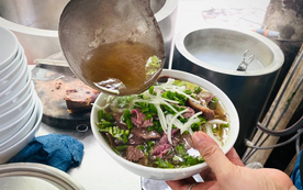 “Không ai mở quán phở chỉ để bán 10–15 bát một ngày”: Chuyên gia thuế đề nghị xem xét lại mức doanh thu miễn thuế 200 triệu