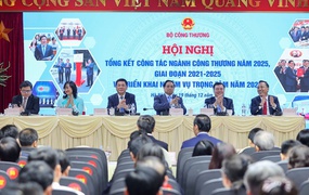 Dự kiến kim ngạch xuất nhập khẩu năm 2025 vượt 900 tỷ USD