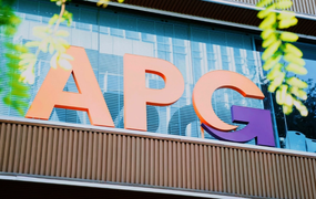 Mã APG giảm sàn 5 phiên liên tiếp, Chứng khoán APG giải trình gì?