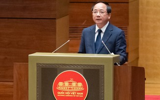 Quán triệt Nghị quyết: Chuyển mạnh từ "đọc - chép - nghe báo cáo" sang thảo luận vấn đề