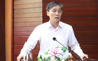 Chủ tịch Hội Luật gia Việt Nam trình bày cam kết trước cử tri Đà Nẵng