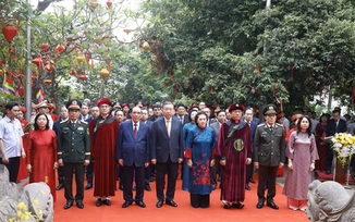 Tổng Bí thư, Chủ tịch nước Tô Lâm dâng hương tưởng niệm các vua Hùng