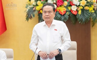 Chủ tịch Quốc hội: Không tạo thêm thủ tục, không đẩy khó khăn về phía người dân