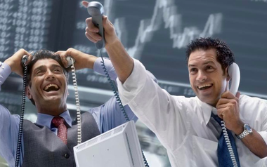 Phiên 11/11: Khối ngoại giảm bán ròng, ngược chiều tung hàng trăm tỷ gom 2 cổ phiếu Bluechips