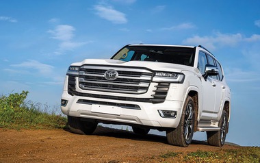 Toyota vừa làm 1 điều, người mua xe sắp thoát cảnh xe mới mua đã lỗi thời'