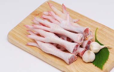 Bất ngờ khi nhiều nước láng giềng săn lùng chân gà đông lạnh của Việt Nam, có nước từng mua hơn 800.000 tấn chỉ trong 1 tháng