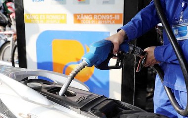 Giá xăng có thể tiếp tục giảm vào chiều 18/12