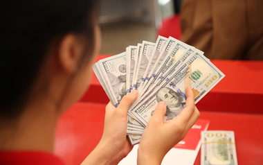 Giá USD tự do hôm nay tiếp tục giảm