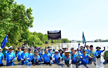 Ngân hàng UOB Việt Nam khởi động dự án trồng 10.000 cây tại rừng phòng hộ Biển Tây, chung tay vì nỗ lực chống biến đổi khí hậu ở Việt Nam