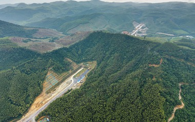 Hơn 4.000 người, 1.750 máy móc vượt thách thức chưa từng có, giúp đoạn tuyến quy mô lớn nhất cao tốc Bắc - Nam vượt tiến độ